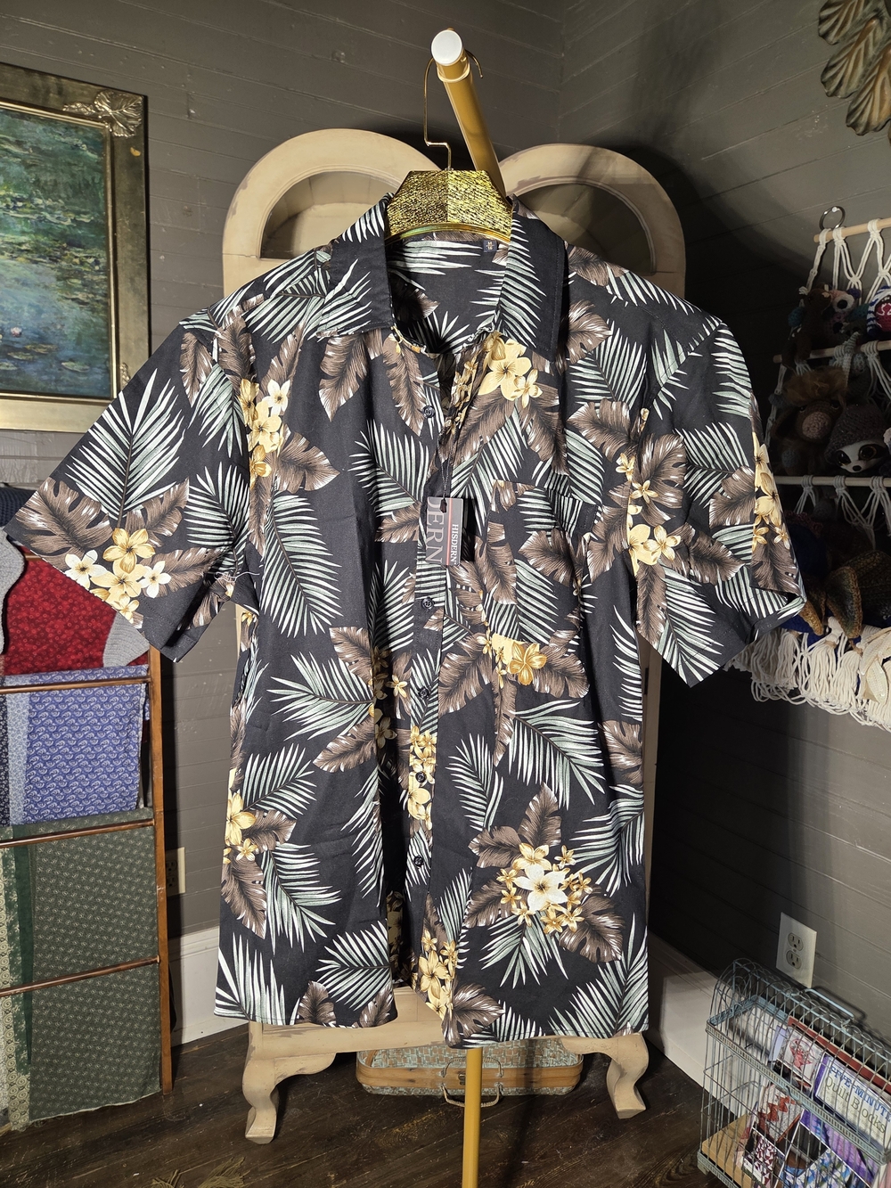 Men's Black Tropical Floral Short-Sleeve Button-Down Shirt with Yellow Accents